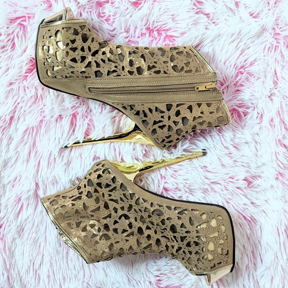 Cape Robbin Rhinestone Accent Platforms - Picture 4 of 8